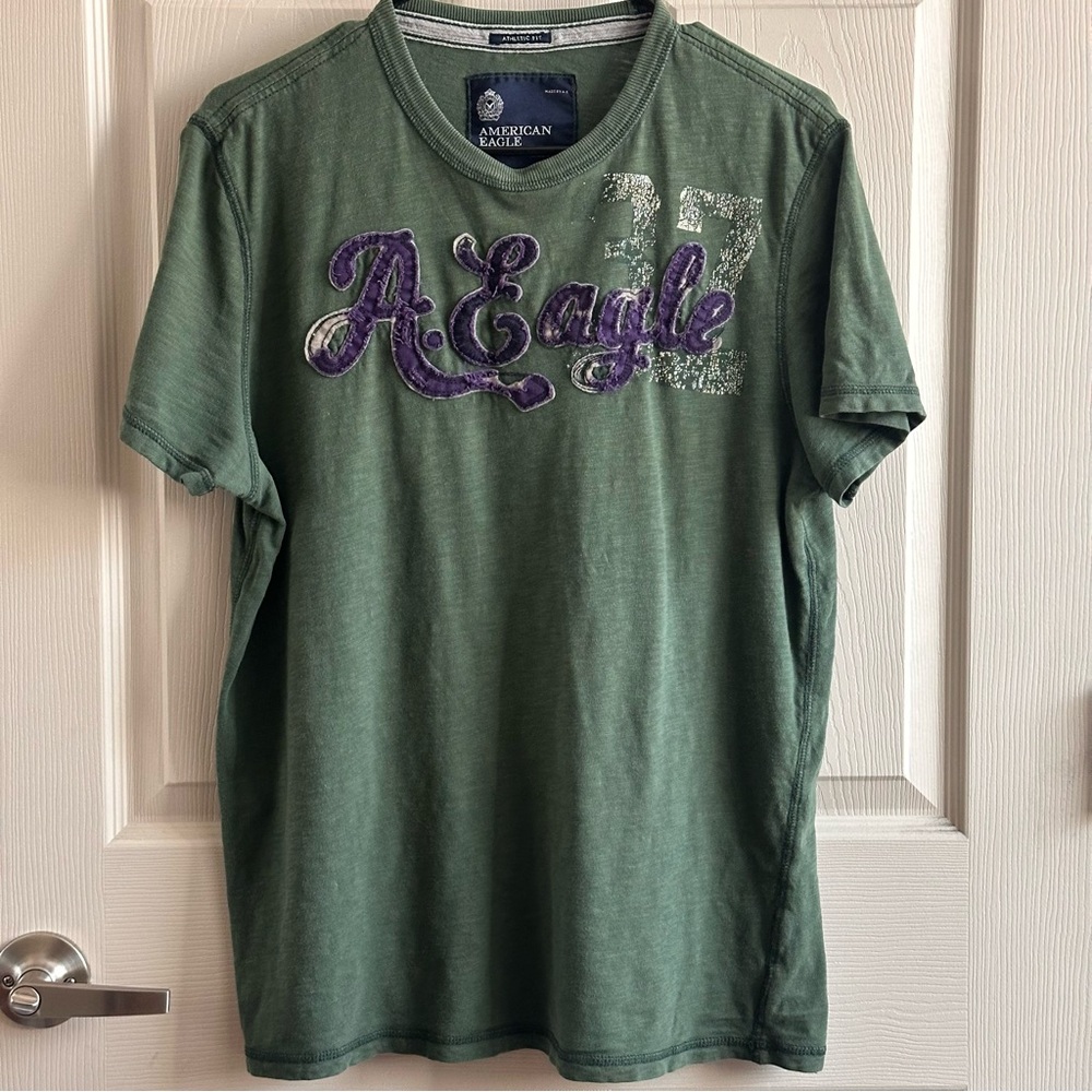American Eagle Outfitters Y2K Olive Green Embroidered T-Shirt Men’s Size Medium